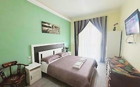 Lili & Aurora Home